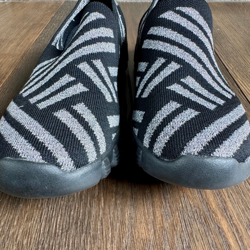 Bernie Mev Womens Peppa Knit Slip On Comfort Shoes EU 37 US 6 Black Silver Vegan - Picture 6 of 11